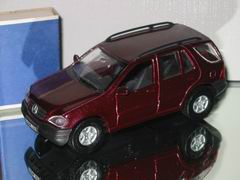 Maisto Mercedes Benz ML 320 1:41 Rot Rückzugmotor