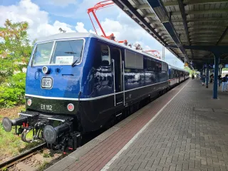 Übersicht erst beim Umstieg in Neuss, der Endstation für diese Linie.