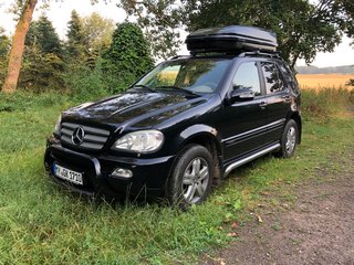 Mein ML 270 CDI, der mir trotz - oder gerade wegen diverser Reparaturen ans Herz gewachsen ist... ;-)